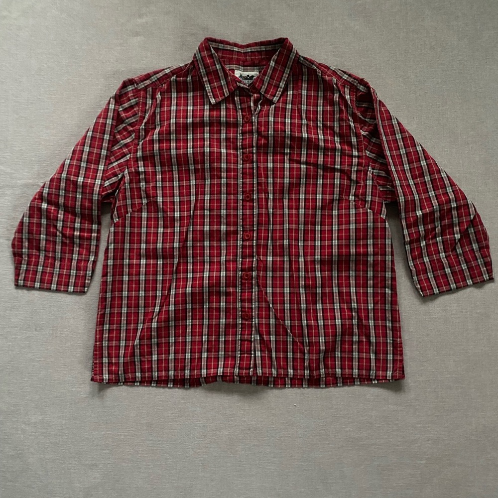 Northern Reflections vintage red plaid button up top with 3/4 sleeves